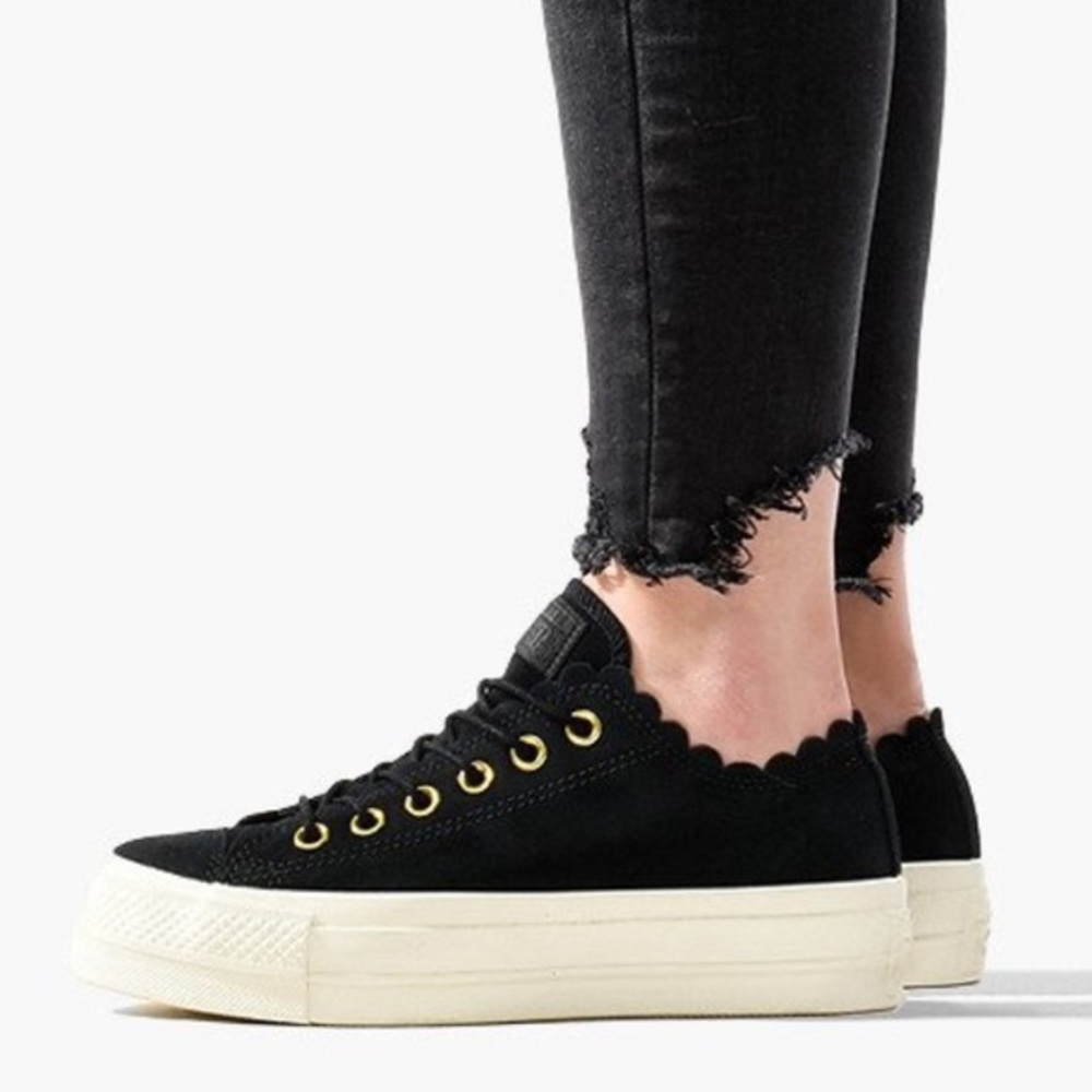 *SOLD* Converse Chuck Taylor All Star Platform Scalloped Ox Black Gold 563499C